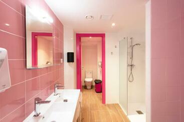 Hostelle   Women Only Hostel Barcelona