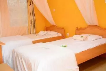 Bed and Breakfast New Green Pastures Guest House