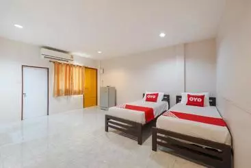 هتل Oyo 75309 Yo Charoen