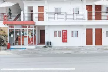 ホテル Reddoorz Near Mercado Del Lago