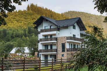 پانسیون Comoara Rarăului