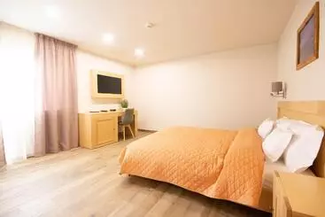 پانسیون Comoara Rarăului