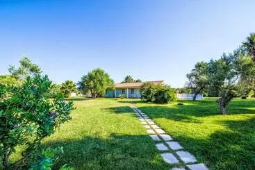 Hotel Agriturismo Is Cortillaris