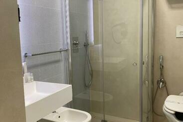 酒店 Miramare Blue Stay