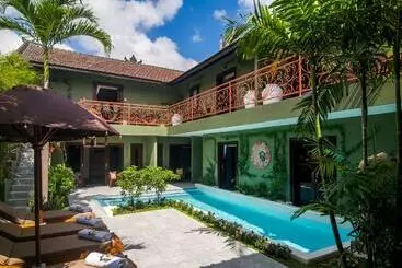 Hotel The Lodge Canggu
