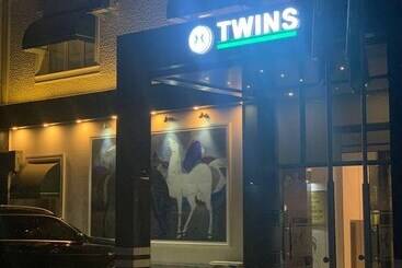 پانسیون Guest House Twins