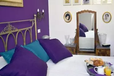 تختخواب و صبحانه 900