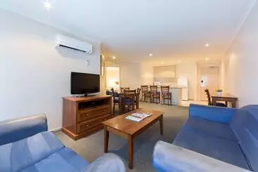 Canberra Parklands Central Apartment Hotel Official