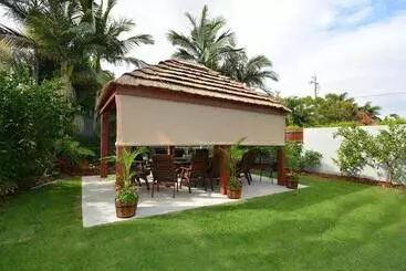 Tingeera Bespoke Beachfront Apartments