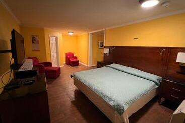 호텔 Dragon Inn & Suites