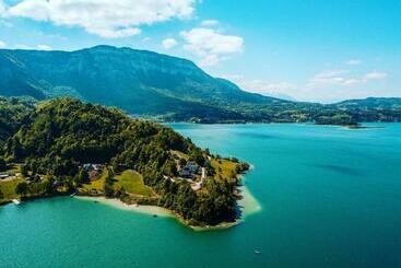 Отель Hôtel La Villa Ginette