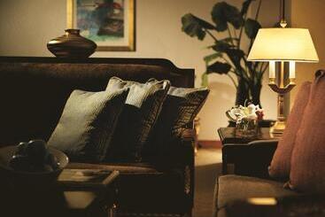 Hotel Howard Johnson Plaza By Wyndham Guiyang