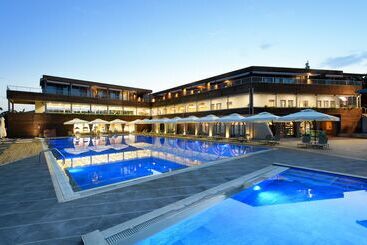 בית מלון כפרי Blue Dolphin