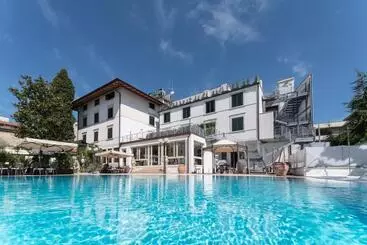 Отель President