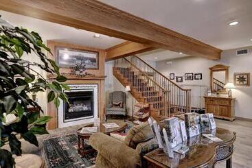 Szálloda Lancaster Inn & Suites