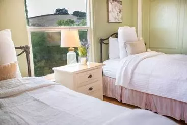 Majatalo Aterno Vineyard, Guest House