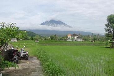 Hostel Agung Inn Amed