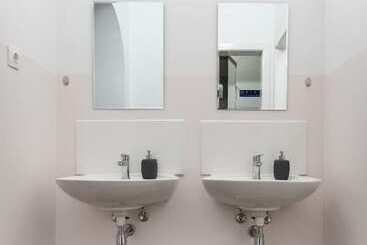 هاستل Space Home Apartment   Central Station # Hauptbahnhof