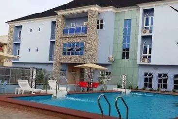 L Avalon Hotel And Suites