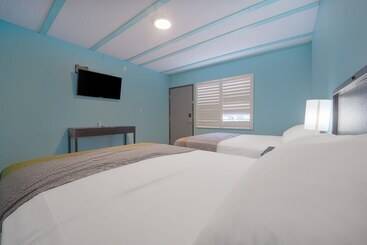 فندق Rodeway Inn & Suites North Hollywood Burbank Airport   Universal Area