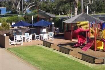 בית מלון כפרי Black Swan Motor Inn