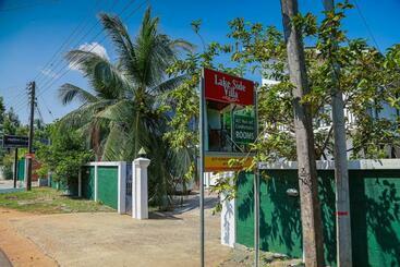 Pension (Hôtel basse catégorie) Lakeside Villa