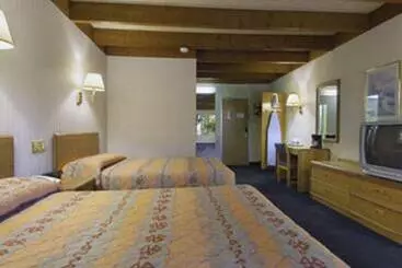 Hotel Knights Inn Liberty