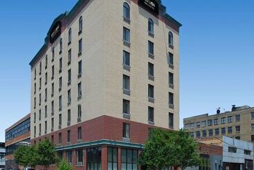 Crescent Hotel Long Island City