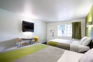 ホテル Fisherman S Cove Inn