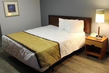 בית מלון כפרי Budgetel Inn & Suites