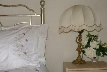 تختخواب و صبحانه Al Ponterosso