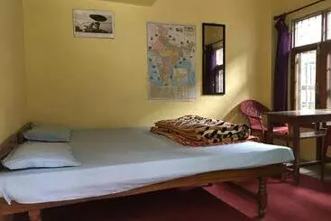 ペンション Kamal Guest House
