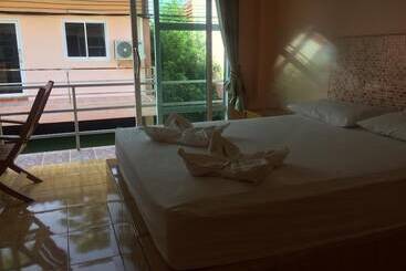 בית מלון כפרי Palm Payom Village Resort