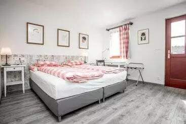 Aamiaismajoitus (B&B) Dvur Hoffmeister