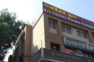 Hotel Everest Inn
