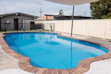 Мотель Starline Motor Inn