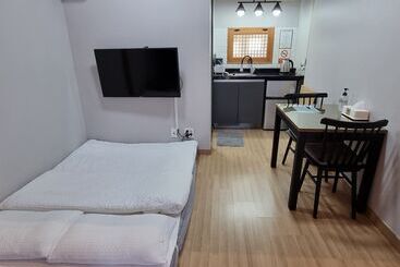 Navillera Hanok Pension