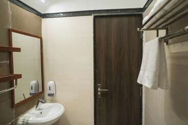 리조트 Five Lotus Indo German Nature Cure Centre