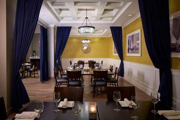 Отель Milwaukee Marriott West