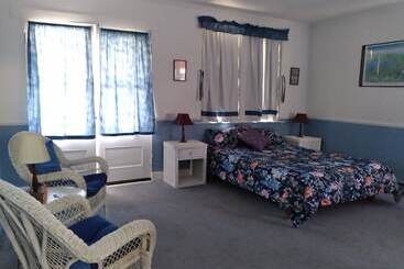 هتل The Inn At Penn Cove