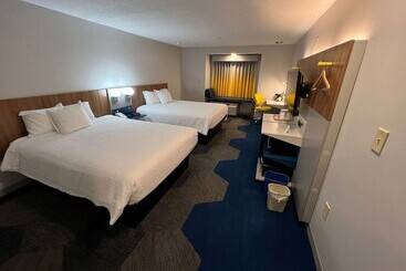 Microtel Inn & Suites By Wyndham Charlotte/northlake