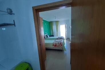 펜션 Alojamento Rita