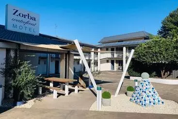 Zorba Waterfront Motel