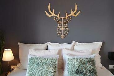 پانسیون Carmen Rooms    Boutique B&b By The Sea