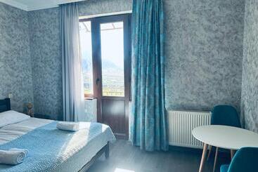 هاستل Nikolo Inn