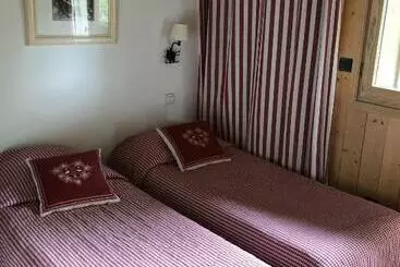 アパートホテル Chalets De Julie