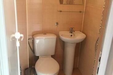 بنسيون Family Hotel Neliya