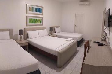 Pension Manakin Hostal & Resto