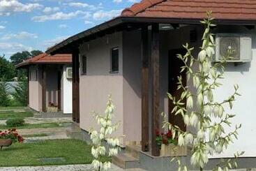 ペンション Konak Nestor Bungalows