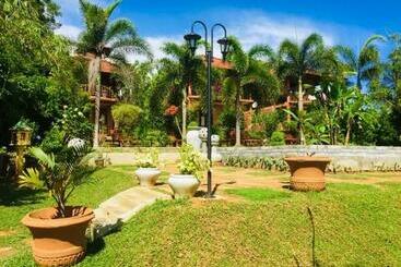 膳宿费 Eagles Nest Cabanas